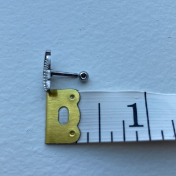 LAST CHANCE 16G Feather Cartilage/Tragus Earring - Picture 6 of 6